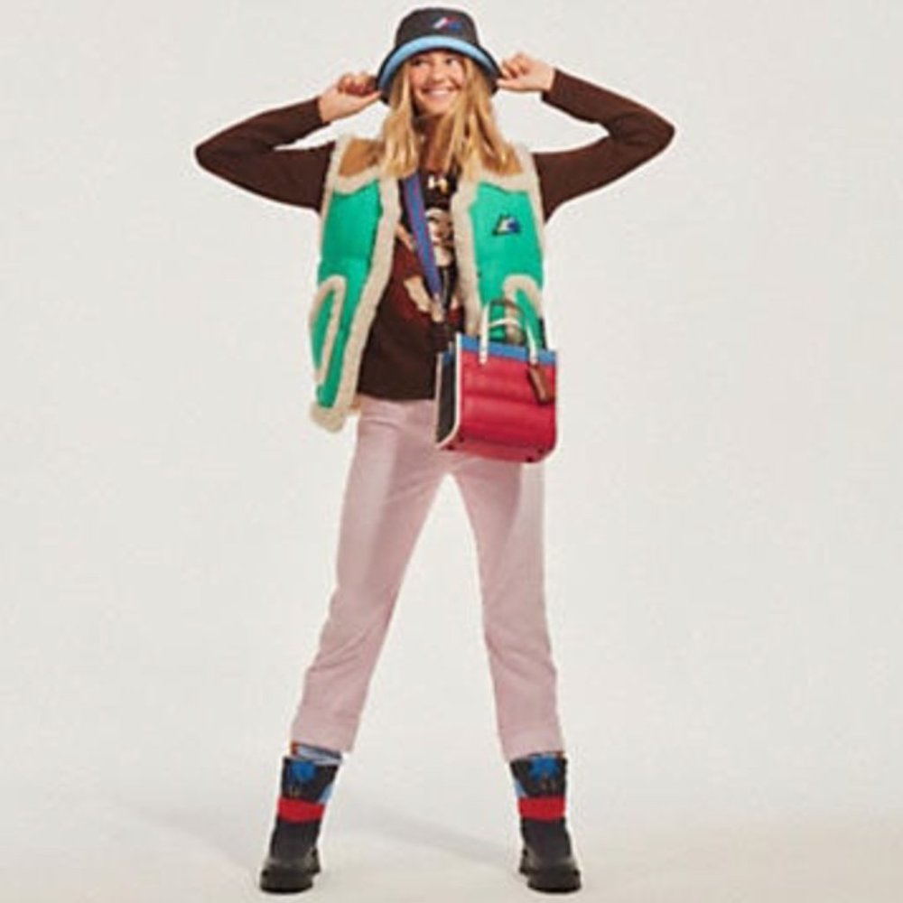 Coach Field Tote 22 With Colorblock Quilting And Coach Badge - Picture 4 of 16